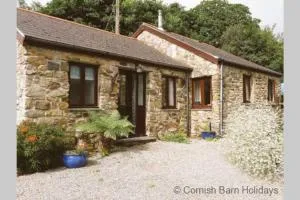The Snug at Cornish Barn Holidays - Feock