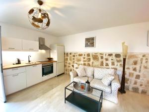 MG Cozy Garden View Studio