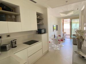 Sea View Embassy Apartment