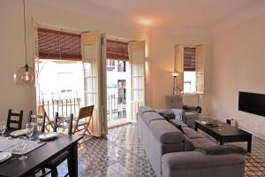 Historic apartment by Mercado Central by NRAS