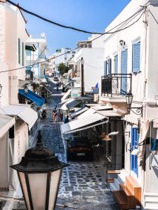 Hermes Rooms Tinos Greece