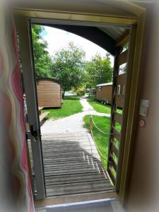 Roulottes Gîtes - Auberge de la Rivière photo 9