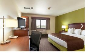 King Room - Non-Smoking room in AmericInn by Wyndham Wahpeton
