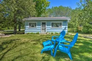 Nestle by Lake Charlevoix Cottage Pets Welcome! - 沙勒瓦