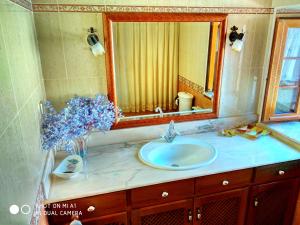 CASA AMPLIA CON JARDÍN Y APARCAMIENTO G-100147