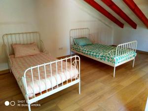 CASA AMPLIA CON JARDÍN Y APARCAMIENTO G-100147