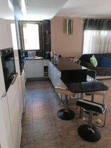 APARTAMENTO CON WIFI Y PISCINA EN BLANES FRENTE A LA PLAYA - Costa Brava - 4hvězdičkové hotely ve městě Blanes