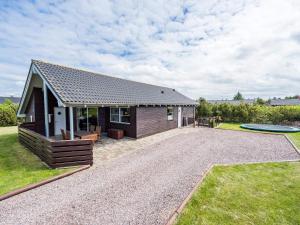 Secluded Cozy Cottage in Skaven-By Traum