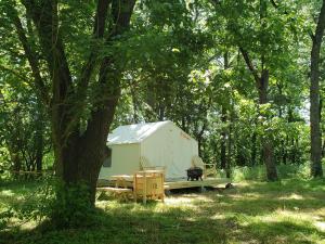 Tent room in Tentrr Signature - Potomac River View