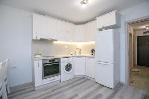 The Sun loves You - right beside the Park!