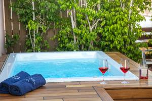 Beautiful Penthouse in Athens with outdoor jacuzzi