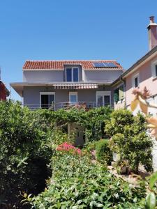 Apartments Sanda Tribunj