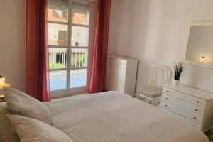 Amplio apartamento junto al mar