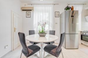 Split Apartment Worek