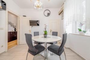 Split Apartment Worek