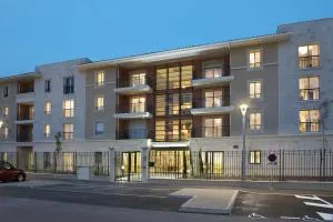 吕贝隆多米迪斯莱斯西加尔公寓 - 古尔