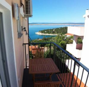 Studio Una, 150m from the sea, parking, Crikvenica, Dramalj
