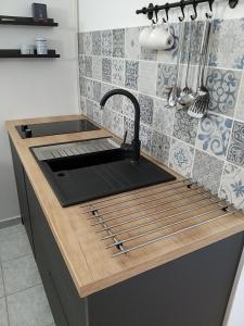 Studio Una, 150m from the sea, parking, Crikvenica, Dramalj