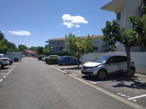 Appartements Appartement REZ DE JARDIN avec SPA entre la MER et Montpellier 10mn : photos des chambres