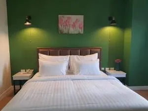 โรงแรมต้นเงิน - Ban Nong Bua Thong