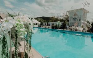 Juliana Platinum Brad