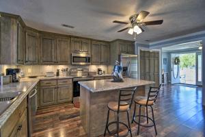 Riverfront Cottage Fire Pit and Kayaks