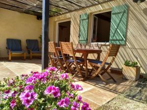 Maisons de vacances L'Arbre a soleil : photos des chambres