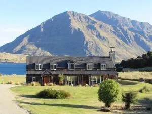 Buchanan Lodge - 60 acres on Wanaka lakefront - Glendhu