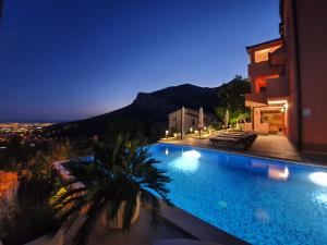 Home DESPACITO in Klis, Split - private heated pool