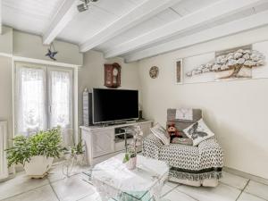 Charming town centre house with garden
