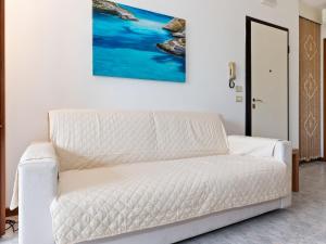 Welcoming Holiday Home in Lazise with Swimming Pool