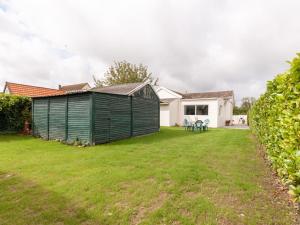 Maisons de vacances Quaint Holiday Home in Tracy sur Mer near Seabeach : photos des chambres