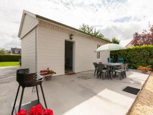 Maisons de vacances Quaint Holiday Home in Tracy sur Mer near Seabeach : photos des chambres