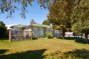 Accommodation Fiordland -The Three Bedroom House at 226A Milford Road - 蒂阿瑙