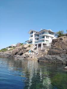 Sea Dream Villa Apartment above the sea