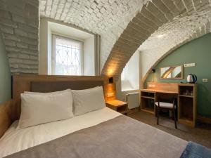 Standard Double Room - Basement or with Patio View room in Gesten Hotel