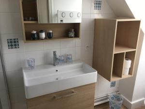 Appartements TOUT A PIED ! parking prive - T2 25m2 cosy : photos des chambres