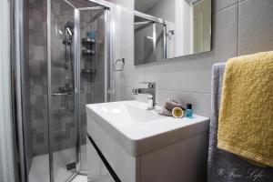 Mgarr Waterfront Cosy Apartment 3 by Ghajnsielem Gozo