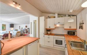 4 Bedroom Gorgeous Home In Vig