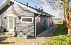 3 Bedroom Cozy Home In Sunds - Avlum
