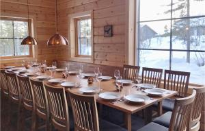 Stunning Home In Vemdalen With Sauna