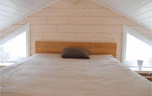 Lovely Home In Färjestaden With Kitchen