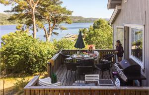 3 Bedroom Lovely Home In Strömstad