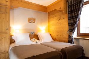 Hotels Logis La Croix-Saint-Maurice : photos des chambres