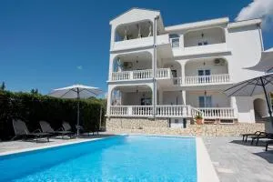 Villa Natura with private pool - Crno