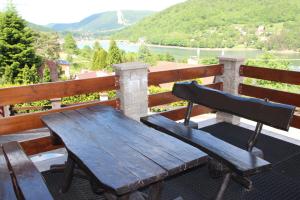 Dom w Górach "TRESNA"