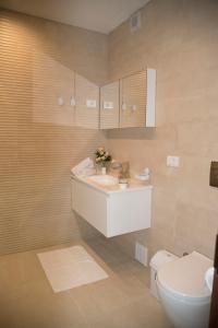 All Seasons Apartments