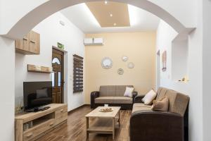 Kolymbia memories house
