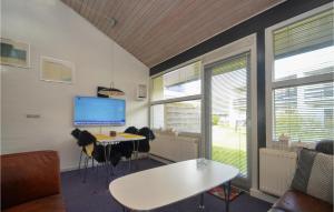 2 Bedroom Lovely Home In Væggerløse