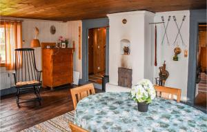 2 Bedroom Stunning Home In Ödeshög